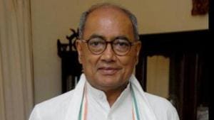 Congress leader Digvijaya Singh on Tuesday raised doubts on EVMs, alleging that no machine having a chip is tamper-proof(HT File Photo) Congress leader Digvijaya Singh on Tuesday raised doubts on EVMs, alleging that no machine having a chip is tamper-proof(HT File Photo)