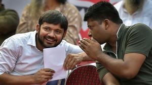 CPI leader Kanhaiya Kumar’s convoy was attacked once again by motorbike borne men in Gaya on Tuesday.(PTI PHOTO.) CPI leader Kanhaiya Kumar’s convoy was attacked once again by motorbike borne men in Gaya on Tuesday.(PTI PHOTO.)