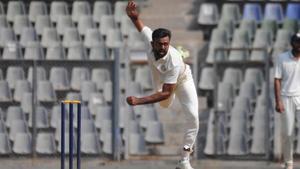 Jaydev Unadkat in action.(HT Photo) Jaydev Unadkat in action.(HT Photo)
