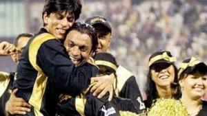 Shah Rukh Khan and Shoaib Akhtar(Twitter) Shah Rukh Khan and Shoaib Akhtar(Twitter)