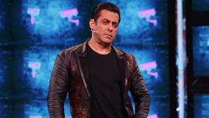 Bigg Boss 13: Host Salman Khan took it upon himself to give relationship advice to contestants.
