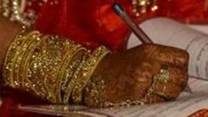 On Valentine’s Day, students at an all-girls college in Maharashtra were made to take a pledge against the concept of love marriage. (Representative Image)(Hindustan Times) On Valentine’s Day, students at an all-girls college in Maharashtra were made to take a pledge against the concept of love marriage. (Representative Image)(Hindustan Times)
