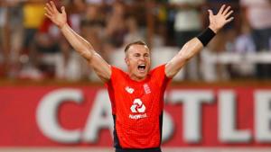 England's Tom Curran celebrates taking the wicket of South Africa's Dwaine Pretorius(REUTERS) England's Tom Curran celebrates taking the wicket of South Africa's Dwaine Pretorius(REUTERS)