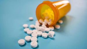 In Bhiwandi, the accused tried to feed naphthalene balls to his wife(Getty Images/iStockphoto) In Bhiwandi, the accused tried to feed naphthalene balls to his wife(Getty Images/iStockphoto)