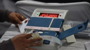 After a voter’s identity is established by the system, a block chain enabled personalised e-ballot paper (Smart Contract) will be generated.(Sanchit Khanna/HT PHOTO) After a voter’s identity is established by the system, a block chain enabled personalised e-ballot paper (Smart Contract) will be generated.(Sanchit Khanna/HT PHOTO)
