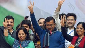 Arvind Kejriwal has once again extended his invitation to the people of Delhi to attend the swearing-in ceremony of “their son” at the Ramlila Maidan on Sunday.(Amal KS/HT PHOTO) Arvind Kejriwal has once again extended his invitation to the people of Delhi to attend the swearing-in ceremony of “their son” at the Ramlila Maidan on Sunday.(Amal KS/HT PHOTO)