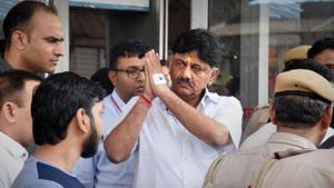 In his 2018 poll affidivat, Congress leader DKShivakumar had declared assets worth Rs 840 crore making him one of the richest politicians in the state.(PTI PHOTO.) In his 2018 poll affidivat, Congress leader DKShivakumar had declared assets worth Rs 840 crore making him one of the richest politicians in the state.(PTI PHOTO.)