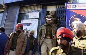 Ludhiana police commissioner Rakesh Agarwal after inspecting the India Infoline Finance Limited branch from which 30kg of gold ornaments was robbed on Monday morning.(Gurpreet Singh/HT) Ludhiana police commissioner Rakesh Agarwal after inspecting the India Infoline Finance Limited branch from which 30kg of gold ornaments was robbed on Monday morning.(Gurpreet Singh/HT)