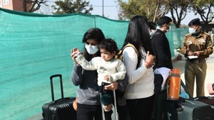 About 200 people, quarantined at ITBP’s Delhi facility after returning from coronavirus-hit Wuhan, will leave by Monday night after they tested negative for the disease.(Vipin Kumar / HT Photo) About 200 people, quarantined at ITBP’s Delhi facility after returning from coronavirus-hit Wuhan, will leave by Monday night after they tested negative for the disease.(Vipin Kumar / HT Photo)
