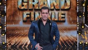 An old video of Salman Khan dissing Bollywood awards shows like Filmfare Awards is going viral online. An old video of Salman Khan dissing Bollywood awards shows like Filmfare Awards is going viral online.