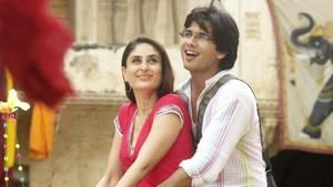 Kareena Kapoor says Shahid Kapoor was the one to bring Jab We Met to her. Kareena Kapoor says Shahid Kapoor was the one to bring Jab We Met to her.