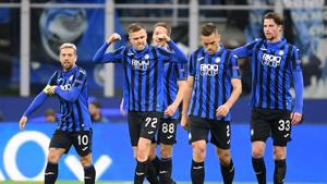 Atalanta's Josip Ilicic celebrates scoring their second goal with teammates(REUTERS) Atalanta's Josip Ilicic celebrates scoring their second goal with teammates(REUTERS)