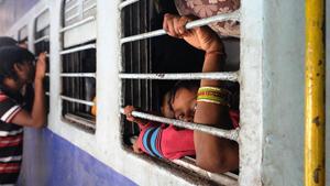 The train came to a halt after the incident.(Himansu Vyas/HT Photo) The train came to a halt after the incident.(Himansu Vyas/HT Photo)