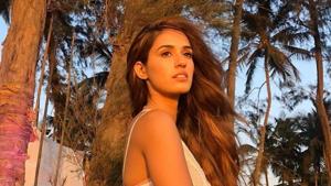 A video of Disha Patani’s bodyguard pushing a photographer is going viral online. A video of Disha Patani’s bodyguard pushing a photographer is going viral online.