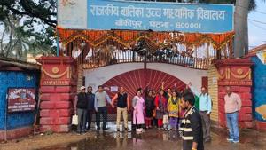 Striking teachers locked the gate of Bankipore Girls' High School near Gandhi Maidan to stage protest in Patna. Bihar India on Tuesday Feb 25,2020.(Photo Santosh Kumar/Hindustan Times) Striking teachers locked the gate of Bankipore Girls' High School near Gandhi Maidan to stage protest in Patna. Bihar India on Tuesday Feb 25,2020.(Photo Santosh Kumar/Hindustan Times)