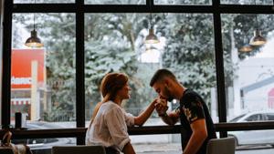 Everyone approaches romantic relationships differently. On one end of the spectrum are people who crave closeness so much, they may come across as “clingy”.(Unsplash) Everyone approaches romantic relationships differently. On one end of the spectrum are people who crave closeness so much, they may come across as “clingy”.(Unsplash)
