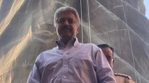 Anand Mahindra’s tweet shows a picture he’s reserved for his ‘album of prized memories’.(Twitter/@anandmahindra) Anand Mahindra’s tweet shows a picture he’s reserved for his ‘album of prized memories’.(Twitter/@anandmahindra)