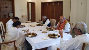 West Bengal Chief Minister Mamata Banerjee, Union minister Dharmendra Pradhan, Bihar Chief Minister Nitish Kumar and Home Minister Amit Shah at a lunch hosted by Odisha Chief Minister Naveen Patnaik on Friday.(Twitter/@Naveen_Odisha) West Bengal Chief Minister Mamata Banerjee, Union minister Dharmendra Pradhan, Bihar Chief Minister Nitish Kumar and Home Minister Amit Shah at a lunch hosted by Odisha Chief Minister Naveen Patnaik on Friday.(Twitter/@Naveen_Odisha)