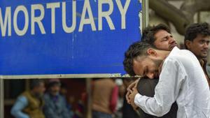 On Sunday evening, there were reports of stone-pelting and firing from Kardampuri and Brahmpuri areas. By Monday, the communal riot was on in full-swing.(PTI)