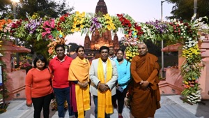 Mauritius president Pritivirajsing Roopun was stopped at the international airport in Uttar Pradesh’s Varanasi.(Twitter) Mauritius president Pritivirajsing Roopun was stopped at the international airport in Uttar Pradesh’s Varanasi.(Twitter)