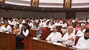Maharashtra Chief Minister Uddhav Thackeray and leader of opposition Devendra Fadnavis during the State Assembly session.(PTI) Maharashtra Chief Minister Uddhav Thackeray and leader of opposition Devendra Fadnavis during the State Assembly session.(PTI)