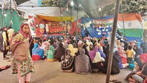 While several anti-CAA protests in north-east Delhi have either been called off or removed, a group of women continue a sit-in at New Seelampur, which saw large-scale violence.(Fareeha Iftikhar/HT photos) While several anti-CAA protests in north-east Delhi have either been called off or removed, a group of women continue a sit-in at New Seelampur, which saw large-scale violence.(Fareeha Iftikhar/HT photos)