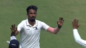 Ishan Porel celebrates with his Bengal teammates after picking up a wicket.(Twitter/BCCI Domestic) Ishan Porel celebrates with his Bengal teammates after picking up a wicket.(Twitter/BCCI Domestic)