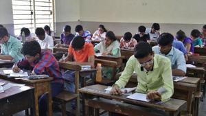 SSC CHSL marks: The Staff Selection Commission (SSC) on Monday, March 2 released the marks of candidates who had appeared in Paper 2 examination of Combined Higher Secondary Level (CHSL) 2018.(HT file) SSC CHSL marks: The Staff Selection Commission (SSC) on Monday, March 2 released the marks of candidates who had appeared in Paper 2 examination of Combined Higher Secondary Level (CHSL) 2018.(HT file)