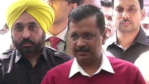 Delhi Chief Minister Arvind Kejriwal speaks to reporters after meeting Prime Minister Narendra Modi on Tuesday.(ANI Photo) Delhi Chief Minister Arvind Kejriwal speaks to reporters after meeting Prime Minister Narendra Modi on Tuesday.(ANI Photo)