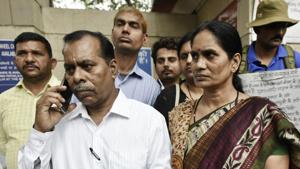 File photo of the parents of December 2012 Delhi gang rape victim .(Burhaan Kinu / HT File) File photo of the parents of December 2012 Delhi gang rape victim .(Burhaan Kinu / HT File)