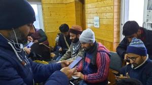 The government order issued by J&K’s Home Secretary had said that the internet speed on mobile services will be restricted to 2G and the order will remain in force till March 17.(HT PHOTO.) The government order issued by J&K’s Home Secretary had said that the internet speed on mobile services will be restricted to 2G and the order will remain in force till March 17.(HT PHOTO.)
