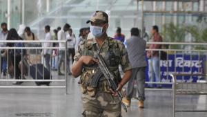 A security personnel is seen wearing a protective mask following positive cases of coronavirus in the country, at Chaudhary Charan Singh International Airport, in Lucknow, Uttar Pradesh, India, on Wednesday, March 4, 2020.(Photo: Deepak Gupta / Hindustan Times) A security personnel is seen wearing a protective mask following positive cases of coronavirus in the country, at Chaudhary Charan Singh International Airport, in Lucknow, Uttar Pradesh, India, on Wednesday, March 4, 2020.(Photo: Deepak Gupta / Hindustan Times)