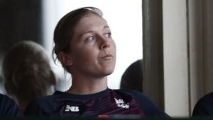 Heather Knight of England looks on(Getty Images) Heather Knight of England looks on(Getty Images)