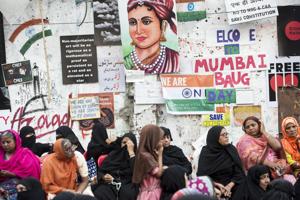 Anti- CAA murals and art works form the background of the ongoing sit-in at Nagpada in Mumbai.(Satyabrata Tripathy / HT Photo) Anti- CAA murals and art works form the background of the ongoing sit-in at Nagpada in Mumbai.(Satyabrata Tripathy / HT Photo)