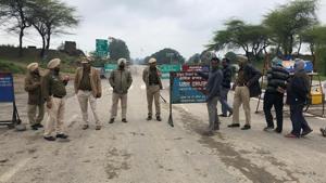 Police has put up barricades to stop tourists from visiting the Wagah border in Amritsar(HT Photo/Anil Sharma) Police has put up barricades to stop tourists from visiting the Wagah border in Amritsar(HT Photo/Anil Sharma)