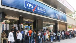 Panicked Yes Bank customers were seen queuing up at the bank’s ATMs at various locations(HT PHOTO) Panicked Yes Bank customers were seen queuing up at the bank’s ATMs at various locations(HT PHOTO)