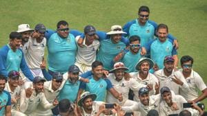 Kolkata: Bengal cricketers pose for group photo.(PTI) Kolkata: Bengal cricketers pose for group photo.(PTI)