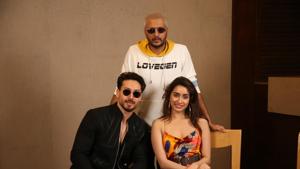 Tiger Shroff with his Baaghi 3 co-stars Riteish Deshmukh and Shraddha Kapoor.(IANS) Tiger Shroff with his Baaghi 3 co-stars Riteish Deshmukh and Shraddha Kapoor.(IANS)