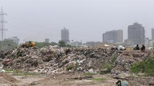 Residents living in the vicinity of the dumping ground in Phase 8B, Industrial Area, have been demanding that it be moved.(HT FILE PHOTO) Residents living in the vicinity of the dumping ground in Phase 8B, Industrial Area, have been demanding that it be moved.(HT FILE PHOTO)