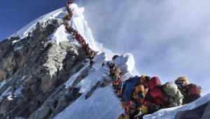 Mount Everest attracts hundreds of mountaineers from all over the world each spring, when a window of good weather opens up between late April and the end of May.(AP) Mount Everest attracts hundreds of mountaineers from all over the world each spring, when a window of good weather opens up between late April and the end of May.(AP)