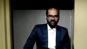Kunal Kamra was banned from flying by four airlines on January 28 after he tweeted a 111-second video that showed him heckling Goswami on a Mumbai-Lucknow flight.(Mint)