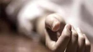 The girl allegedly committed suicide by jumping off the Barapullah elevated road. The girl allegedly committed suicide by jumping off the Barapullah elevated road.