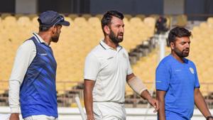 Saurashtra batsman Cheteshwar Pujara during Ranji Trophy final match.(PTI) Saurashtra batsman Cheteshwar Pujara during Ranji Trophy final match.(PTI)