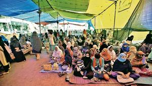 Protesters at Shaheen Bagh, who have been on an agitation for nearly 90 days now against the Citizenship Amendment Act, said they would continue with their demonstration.(Burhaan Kinu/ HT photo) Protesters at Shaheen Bagh, who have been on an agitation for nearly 90 days now against the Citizenship Amendment Act, said they would continue with their demonstration.(Burhaan Kinu/ HT photo)
