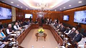 Home Minister Amit Shah at a meeting with a delegation of Apni Party in Delhi on Sunday.(PIB) Home Minister Amit Shah at a meeting with a delegation of Apni Party in Delhi on Sunday.(PIB)