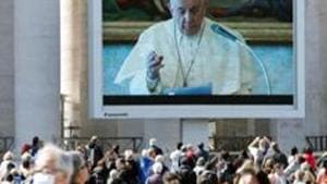 People in face masks walk on St. Peter's Square as Pope Francis delivers his weekly Angelus prayer transmitted via video, due to the coronavirus concerns, in Vatican March 8, 2020.(Reuters file photo) People in face masks walk on St. Peter's Square as Pope Francis delivers his weekly Angelus prayer transmitted via video, due to the coronavirus concerns, in Vatican March 8, 2020.(Reuters file photo)