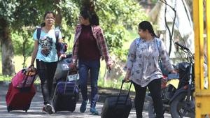 Students of Government Home Science College, Sector 10, Chandigarh, leaving their hostels on Sunday.(Keshav Singh/HT) Students of Government Home Science College, Sector 10, Chandigarh, leaving their hostels on Sunday.(Keshav Singh/HT)