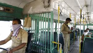 A PMPML bus with just four passengers at upper Indiranagar on Sunday.(Rahul Raut/HT PHOTO) A PMPML bus with just four passengers at upper Indiranagar on Sunday.(Rahul Raut/HT PHOTO)