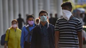 People seen wearing protective masks after the coronavirus outbreak(Sanchit Khanna/HT PHOTO) People seen wearing protective masks after the coronavirus outbreak(Sanchit Khanna/HT PHOTO)