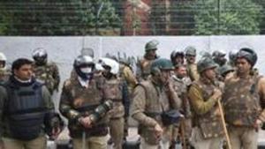 Police personnel deployed as students from Jamia Millia Islamia (JMI) continue their demonstration a day after the violent crackdown by Delhi Police on students protesting against the Citizenship Amendment Act (CAA) in New Delhi on December 16, 2019.(Amal KS/HT Photo) Police personnel deployed as students from Jamia Millia Islamia (JMI) continue their demonstration a day after the violent crackdown by Delhi Police on students protesting against the Citizenship Amendment Act (CAA) in New Delhi on December 16, 2019.(Amal KS/HT Photo)
